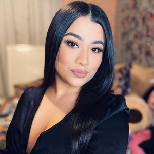 Meet your Posher, Elvira